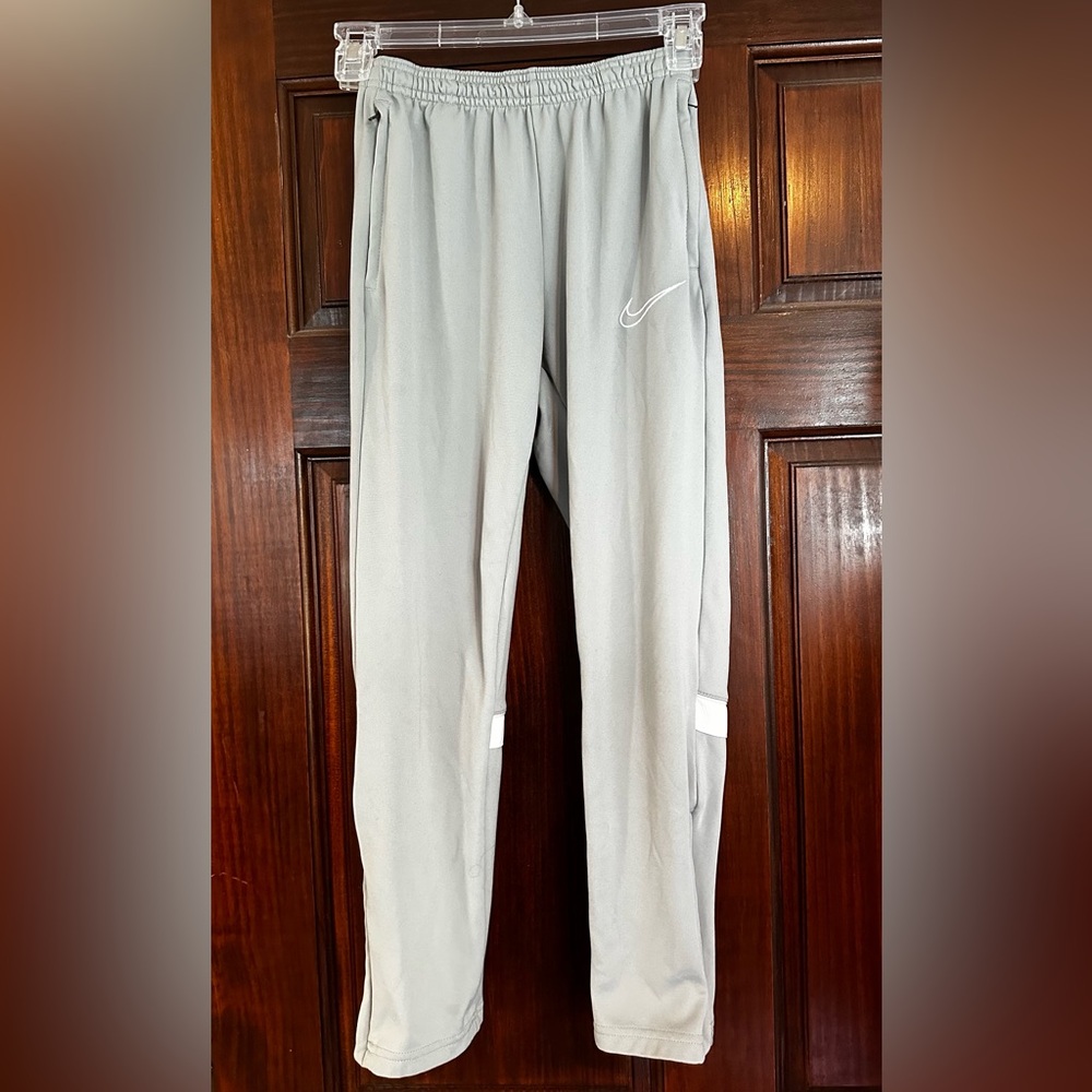 Nike Dri-FIT Academy
Big Kids' Soccer Pants